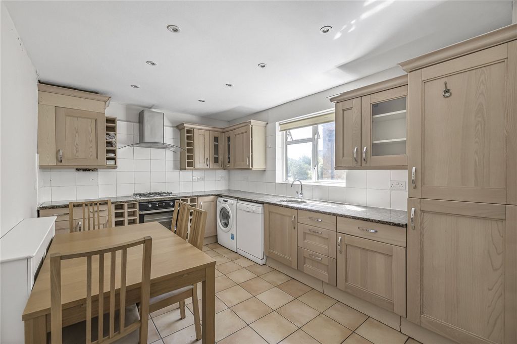 Property photo 3 of 9 Picture No. 16