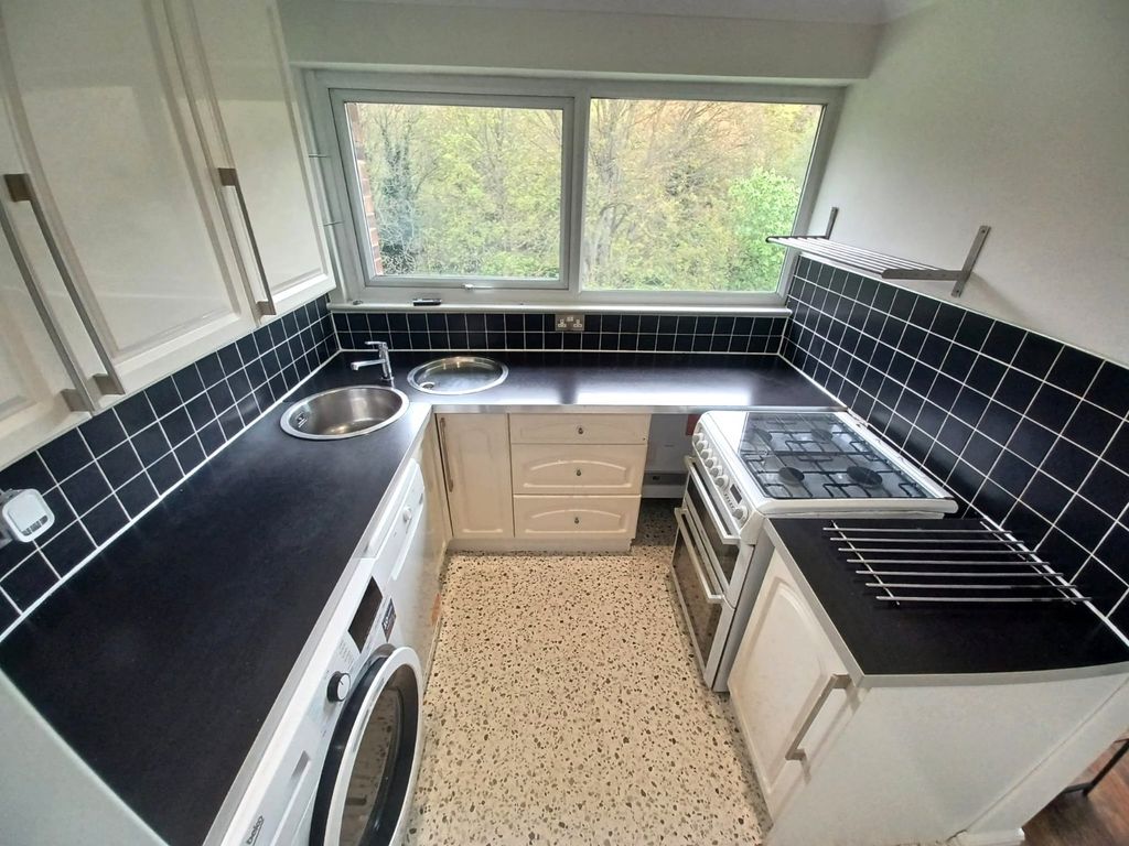 Property photo 2 of 13 Picture No. 16