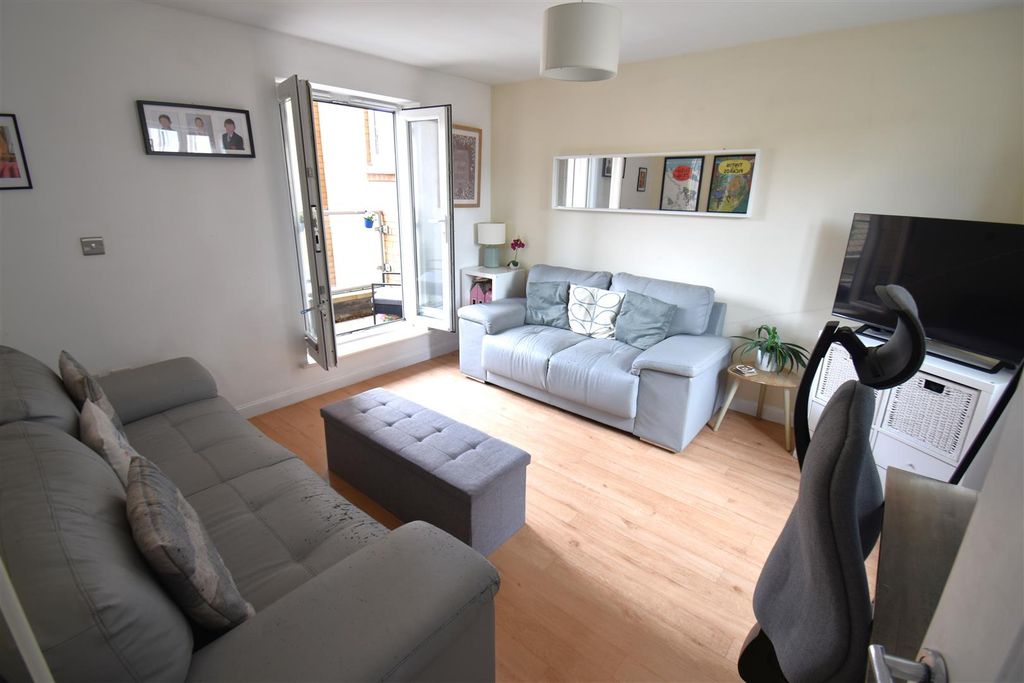 Property photo 2 of 16