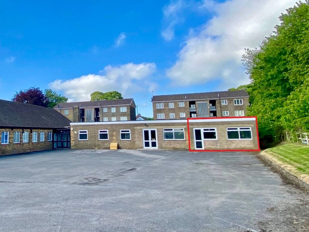 Property photo 1 of 8 06  Outside  05B.Jpg