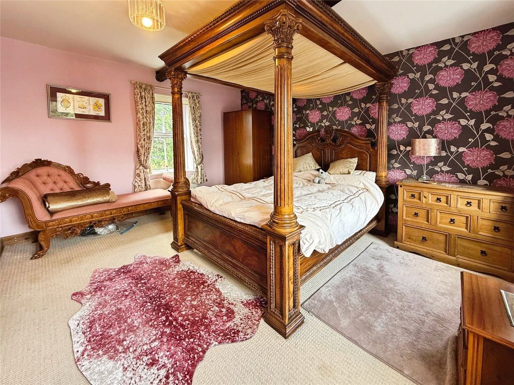 Property photo 2 of 30 Picture No. 52