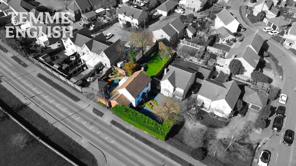 Property photo 2 of 28