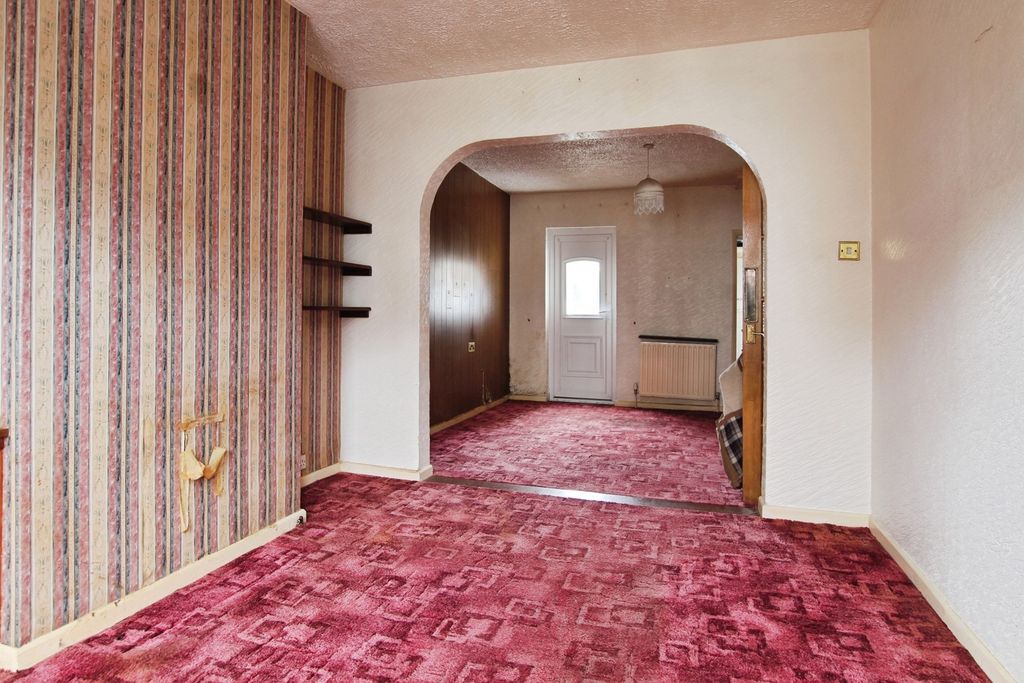 Property photo 2 of 17 Photo