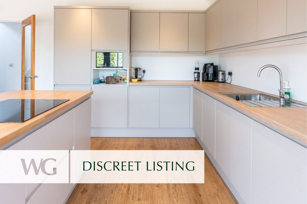 Property photo 1 of 4 Kitchen