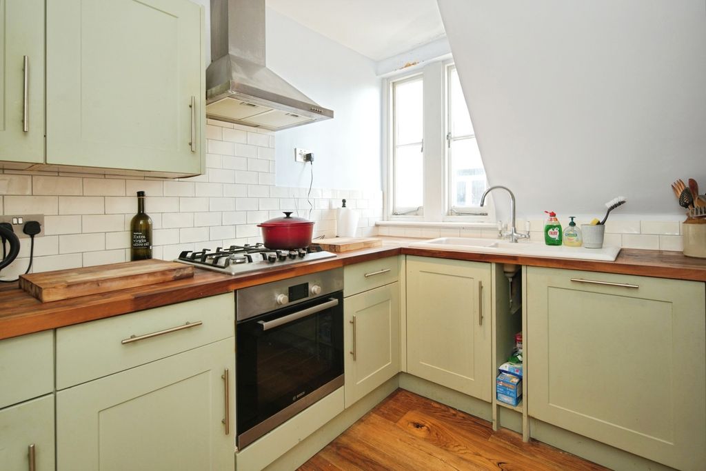 Property photo 3 of 19 Pbox-Img.Jpg