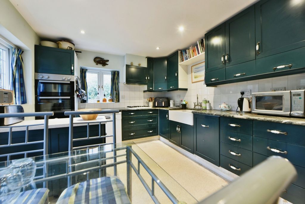 Property photo 2 of 17 Dining Kitchen