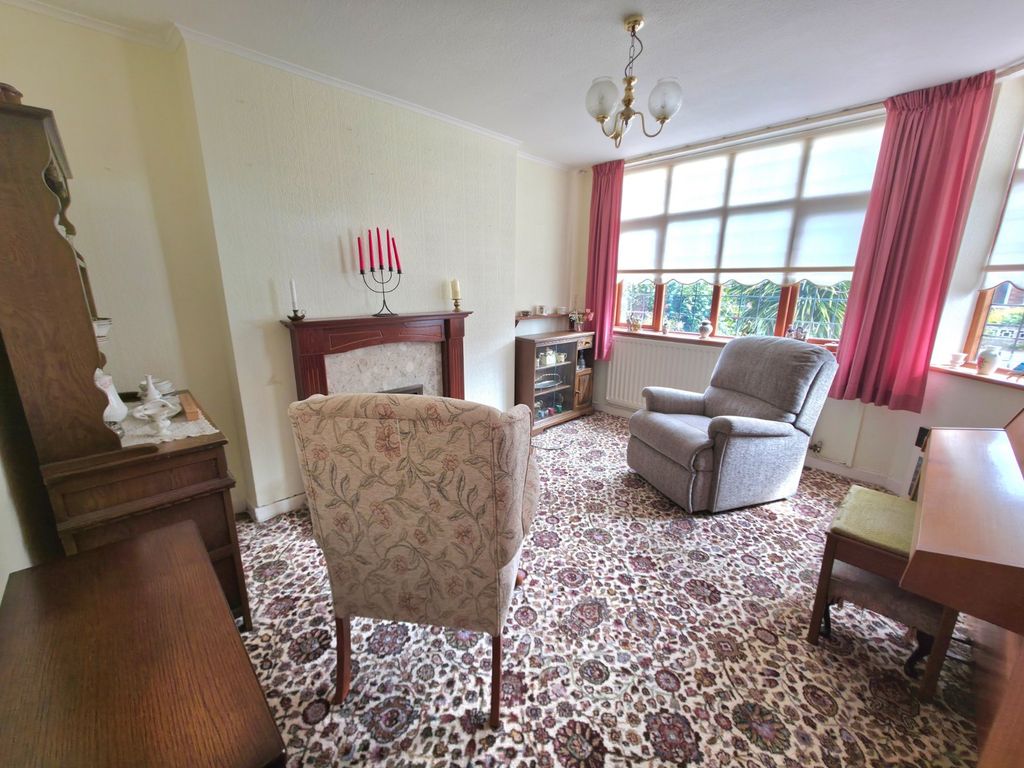 Property photo 2 of 20 Sitting Room