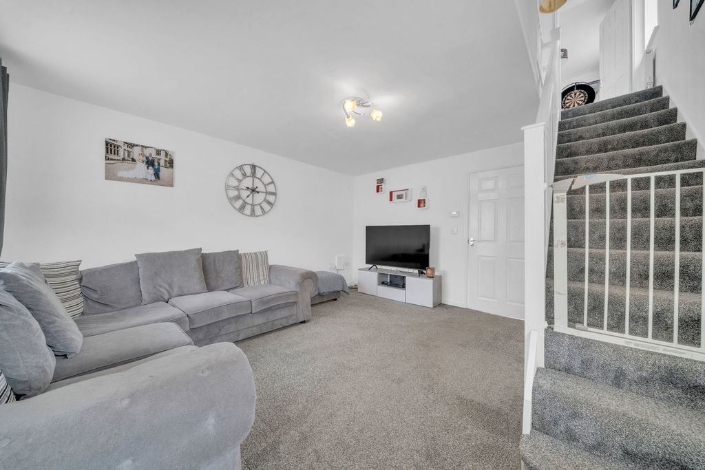 Property photo 3 of 24