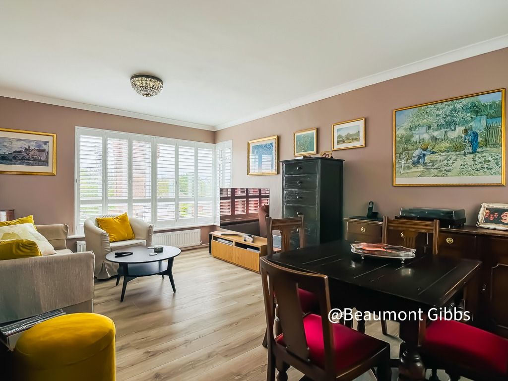 Property photo 2 of 16 4600573