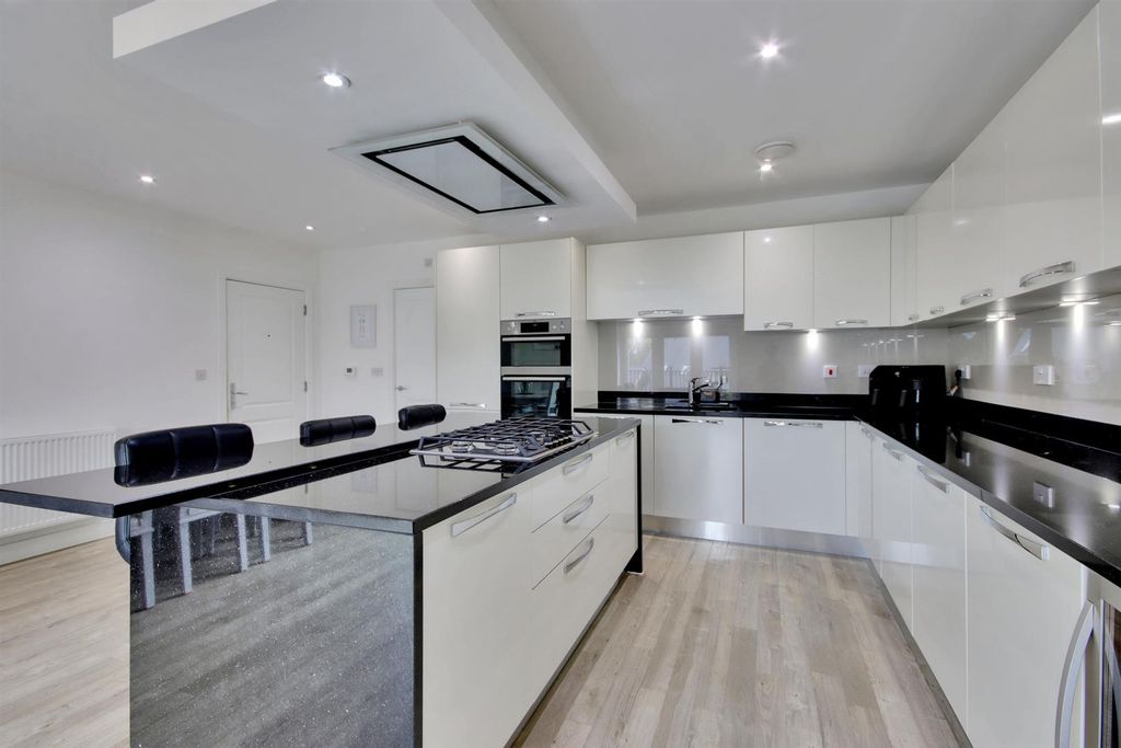 Property photo 2 of 19 62018_018.Jpg