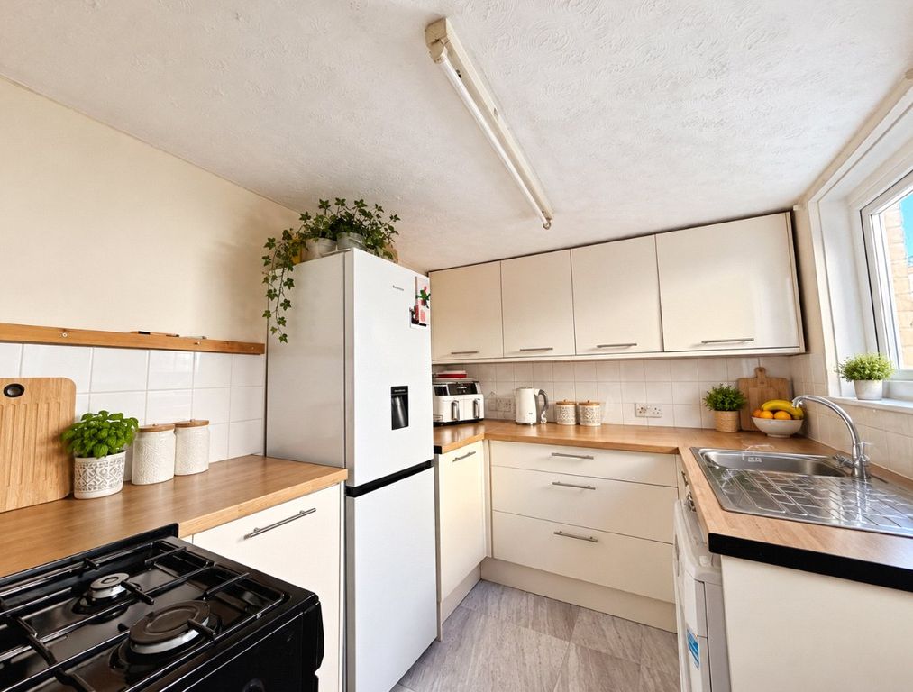 Property photo 2 of 11 Picture No. 30