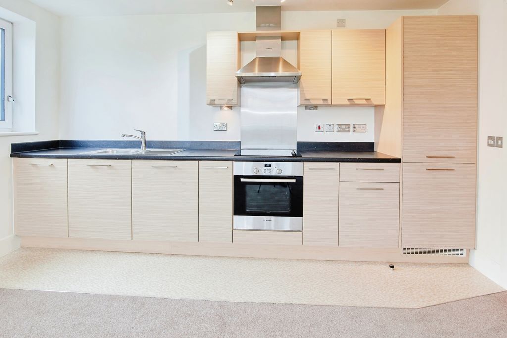 Property photo 1 of 10 Kitchen