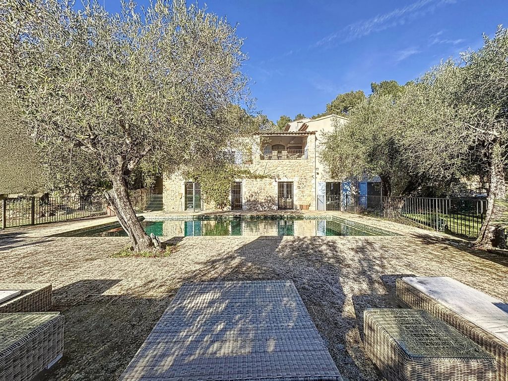 Property photo 1 of 23