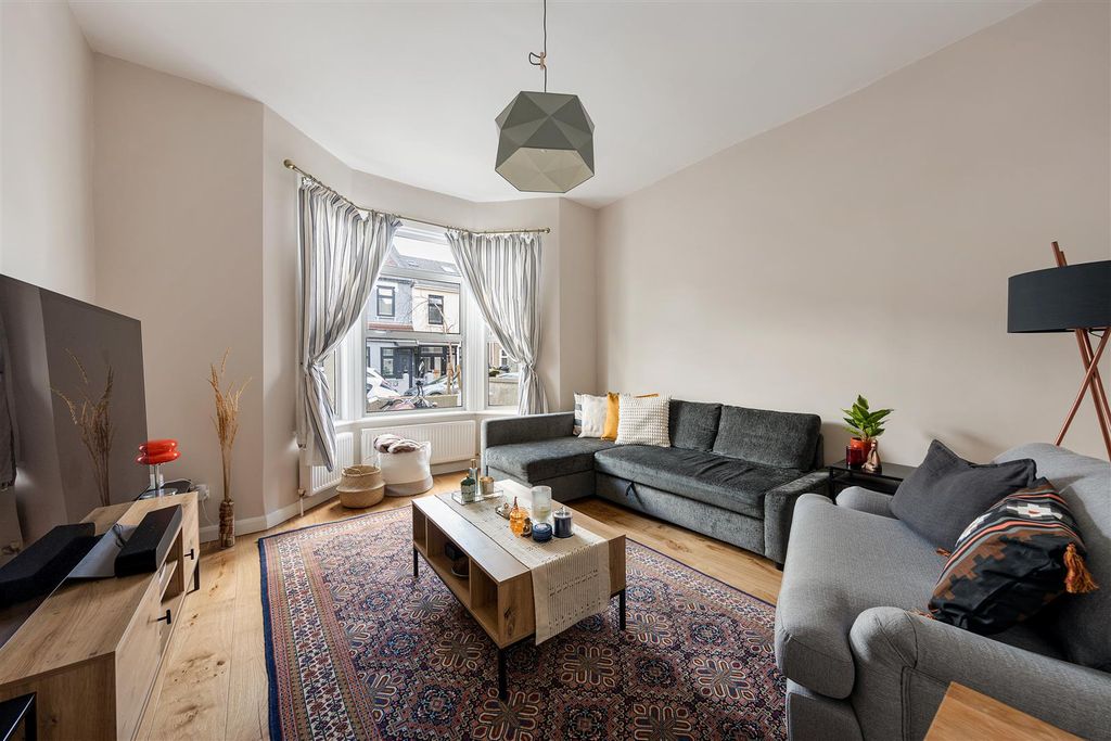 Property photo 2 of 38 South Esk Road E7