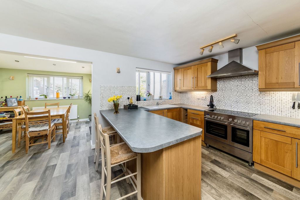 Property photo 2 of 22