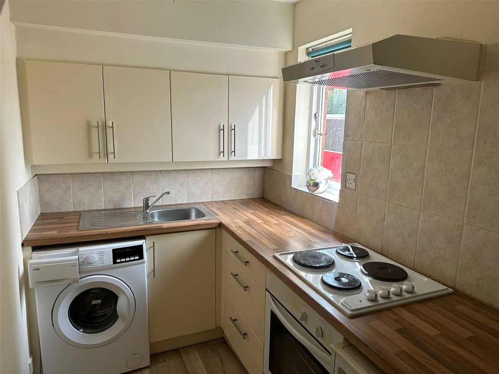 Property photo 2 of 5 Kitchen