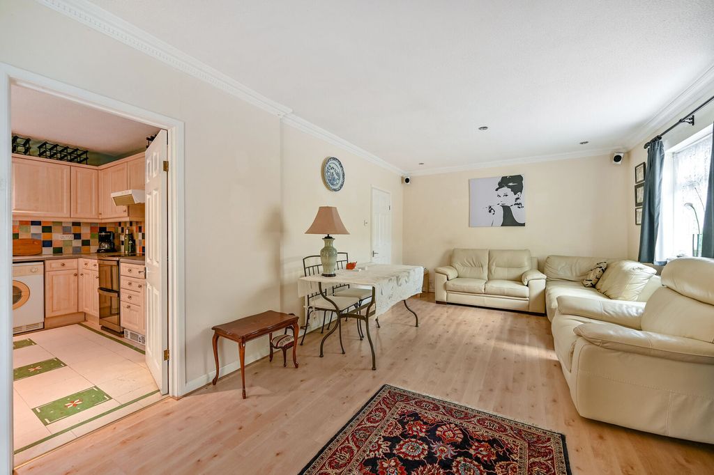 Property photo 2 of 16
