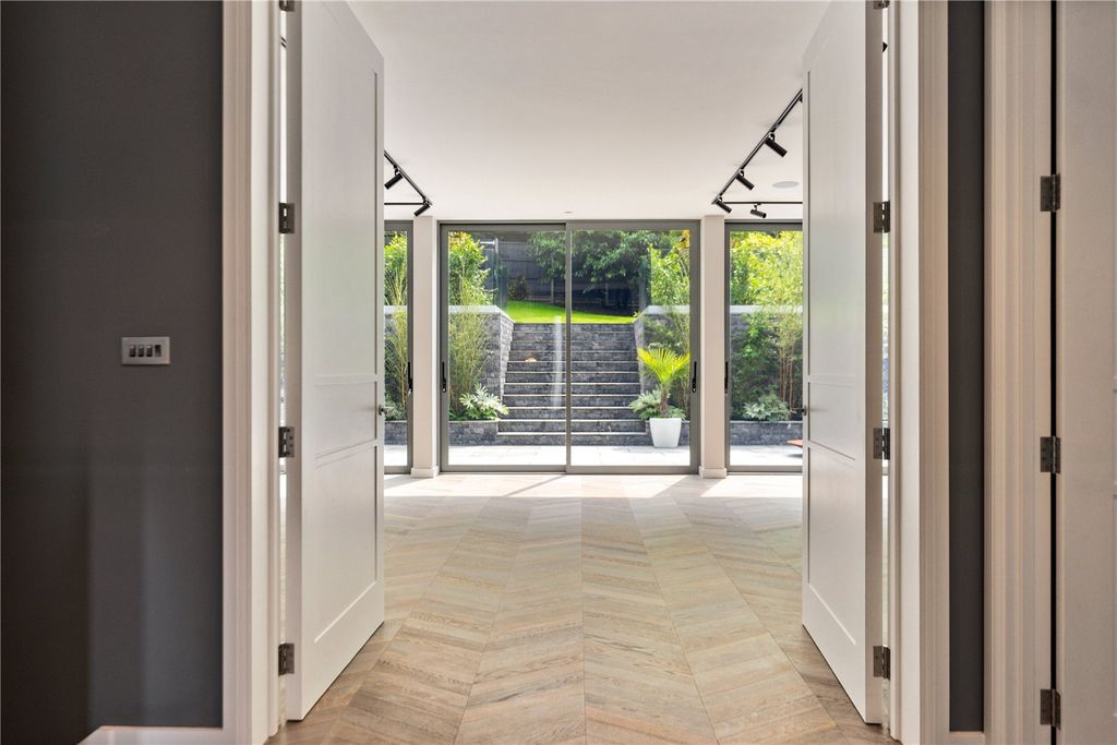 Property photo 3 of 36 Picture No. 01