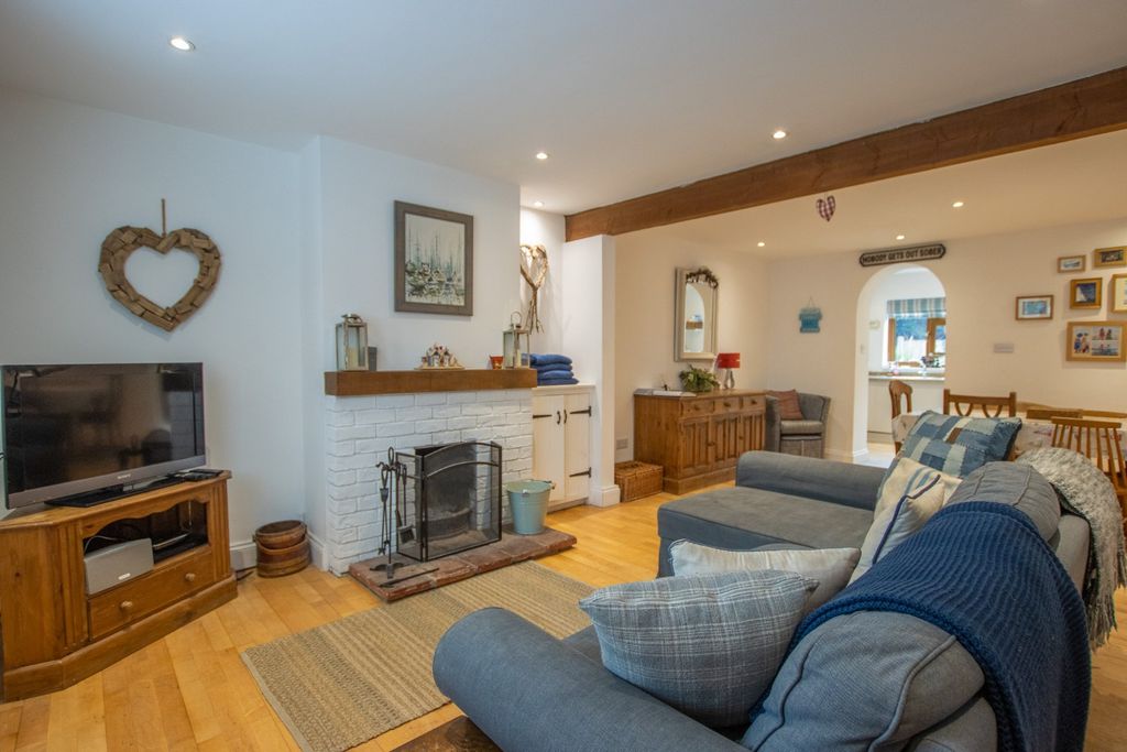 Property photo 3 of 14 5570159