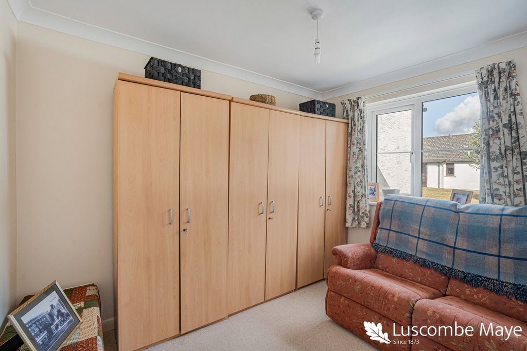 Property photo 3 of 11