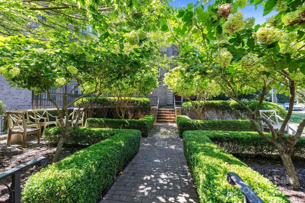 Property photo 2 of 44 <Alttext/>