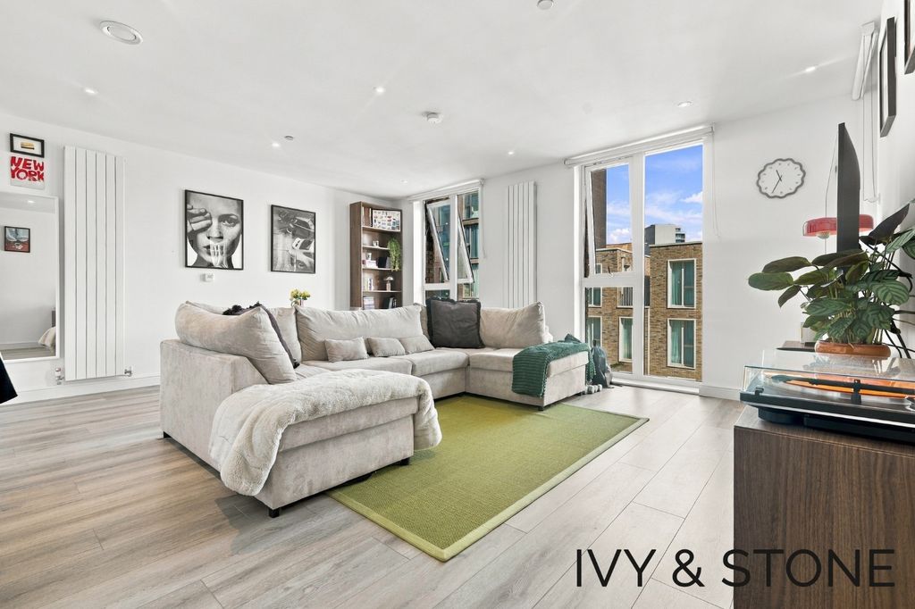 Property photo 1 of 13 5379391