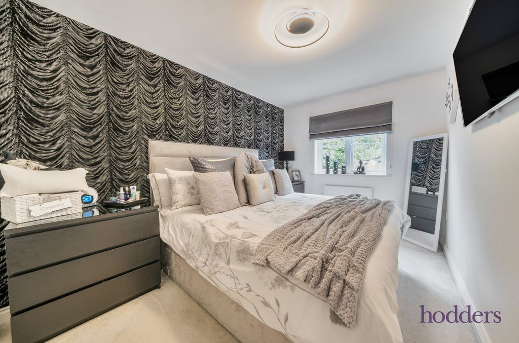 Property photo 2 of 22 05A192F2-74cd-46A...