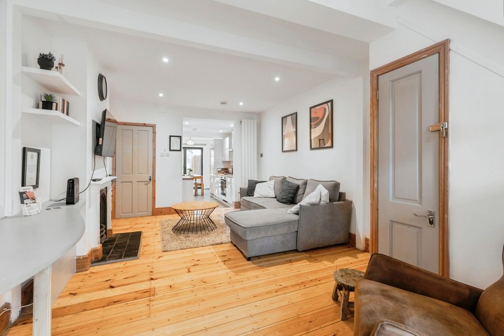 Property photo 3 of 20 13Grantaterrace-8