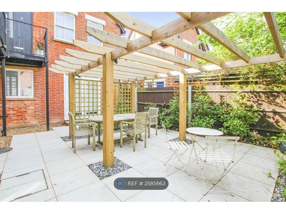 Property photo 3 of 6 Landscaped Garden