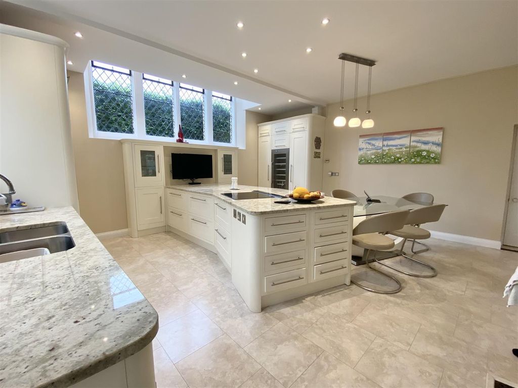 Property photo 3 of 30 Fullsizerender.Jpeg