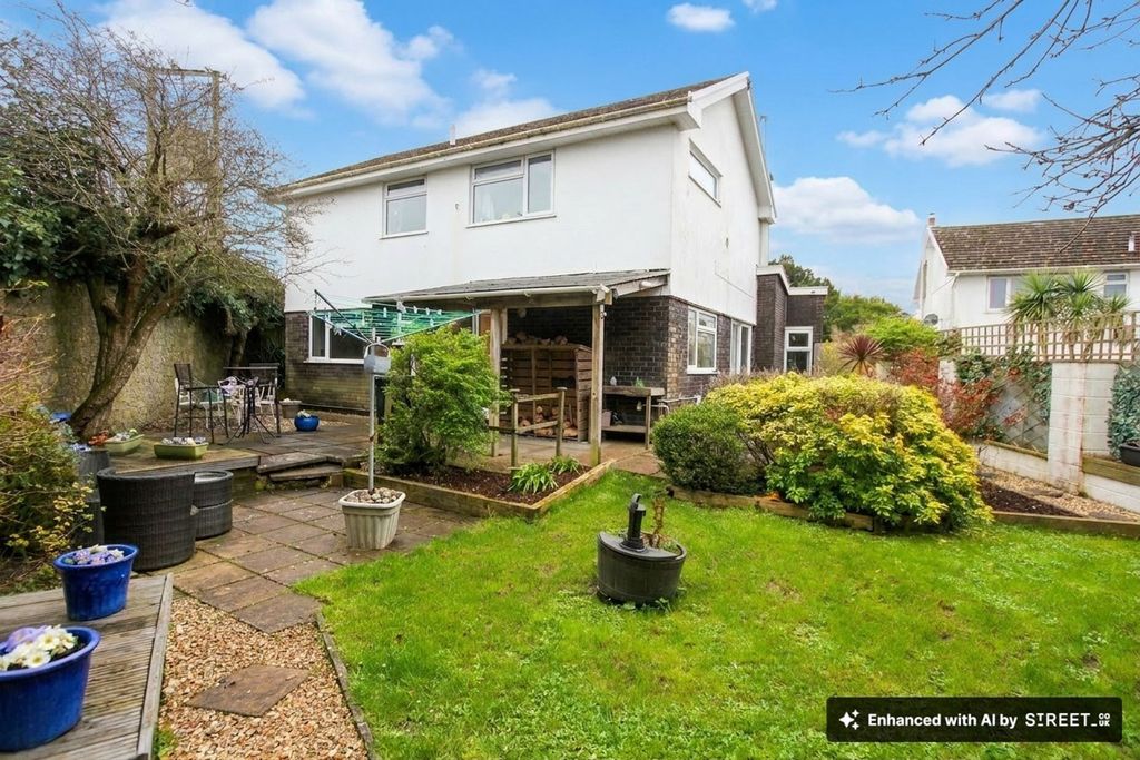 Property photo 1 of 36