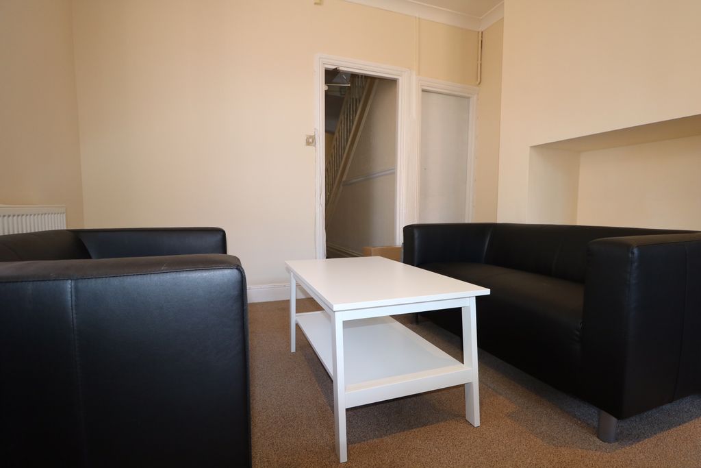 Property photo 2 of 9 Lounge