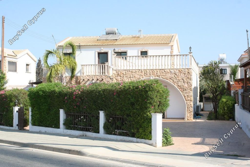 Property photo 1 of 33