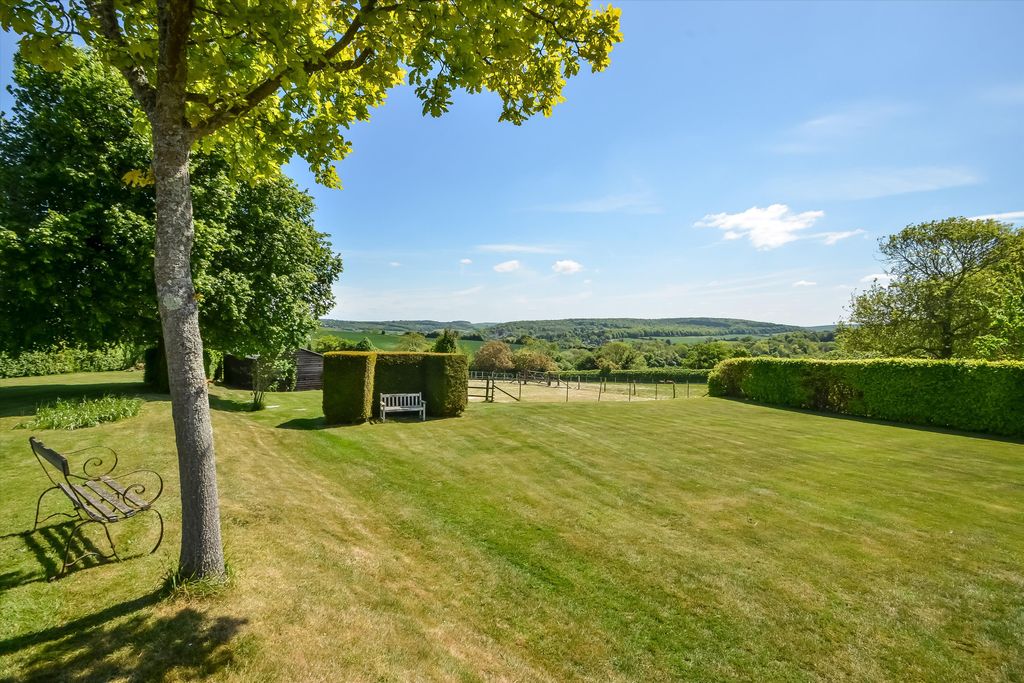 Property photo 2 of 18 Image