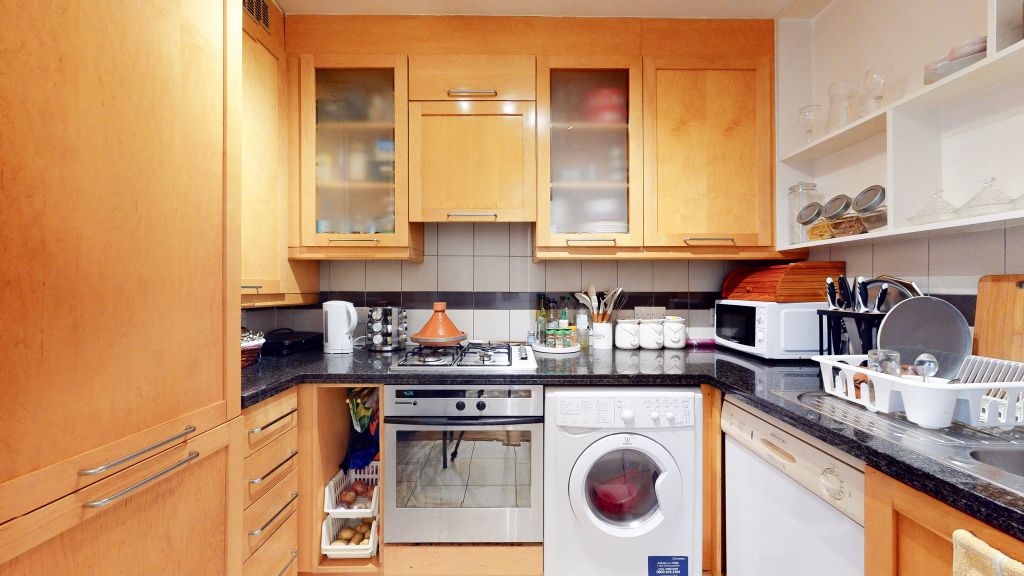 Property photo 2 of 16 Kitchen