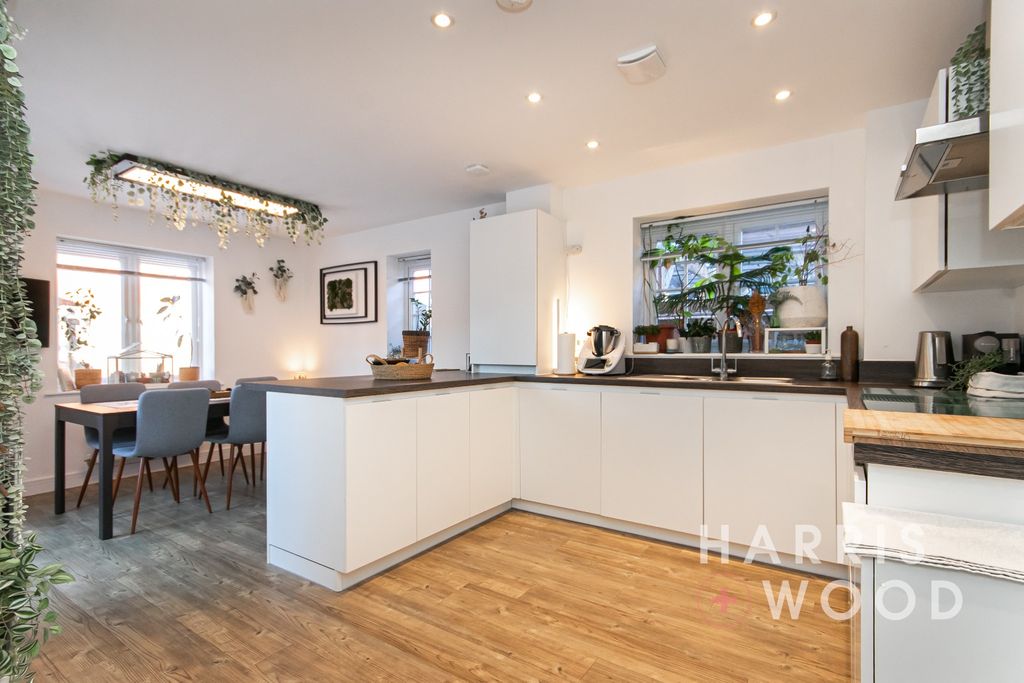 Property photo 2 of 41 4378421