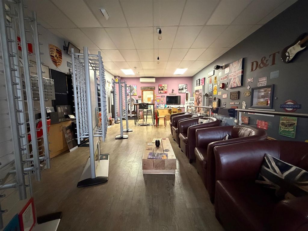 Property photo 2 of 13 8.Jpg