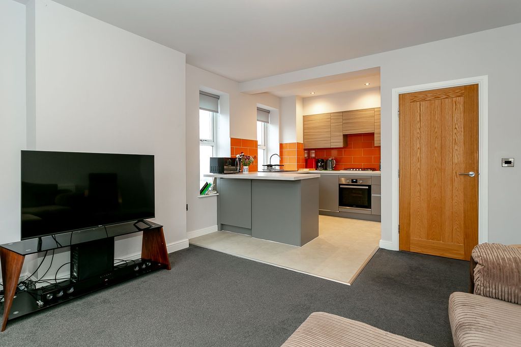 Property photo 3 of 13