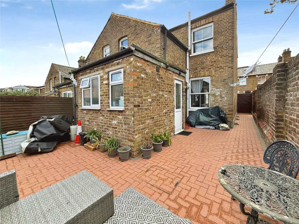 Property photo 3 of 20 Picture No. 08