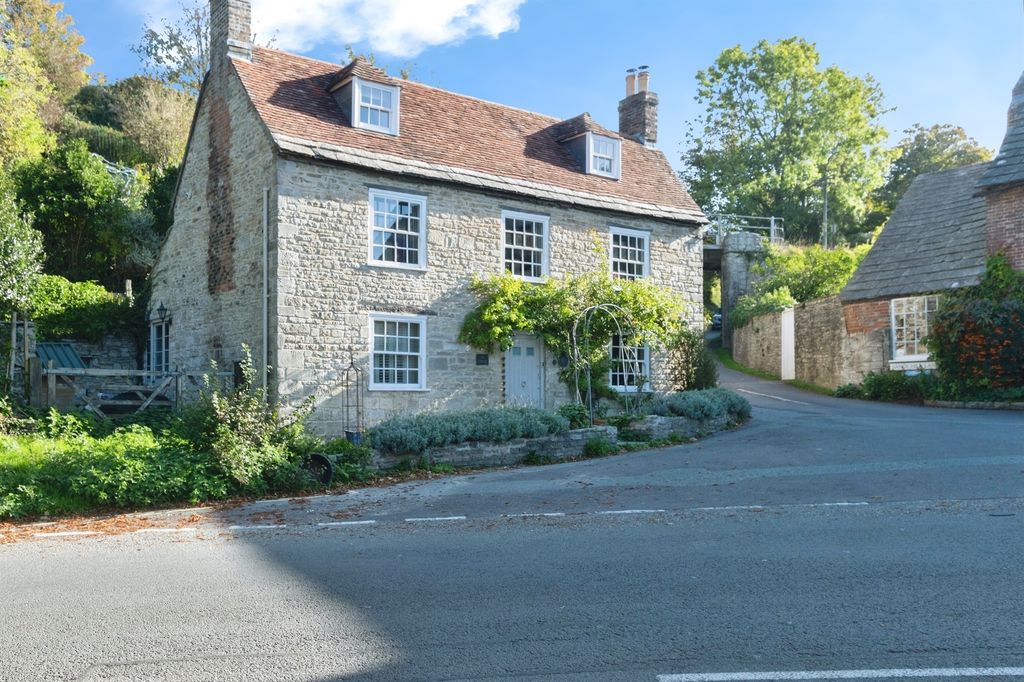 Property photo 1 of 24