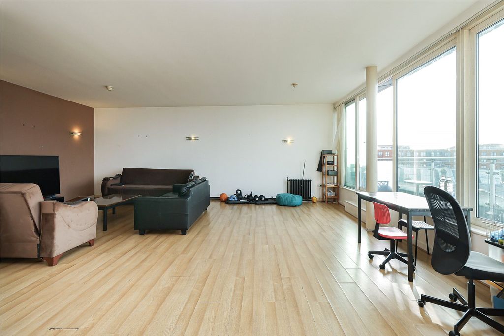 Property photo 3 of 14 Picture No. 10