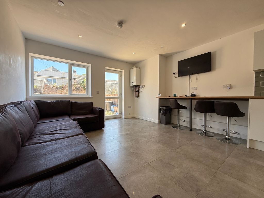 Property photo 3 of 14 2