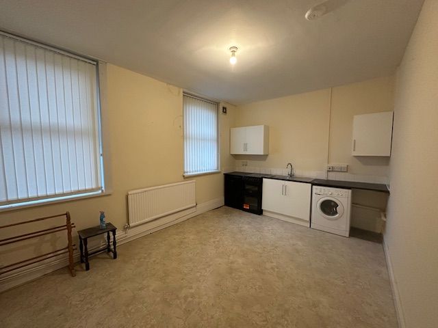 Property photo 2 of 5 Kitchen