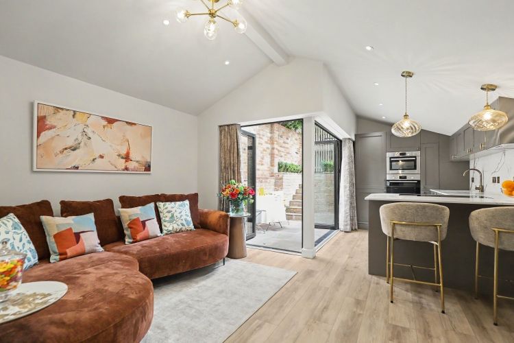 Property photo 1 of 9 329798