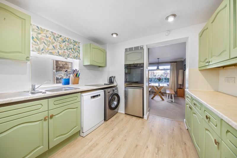 Property photo 2 of 33 Kitchen