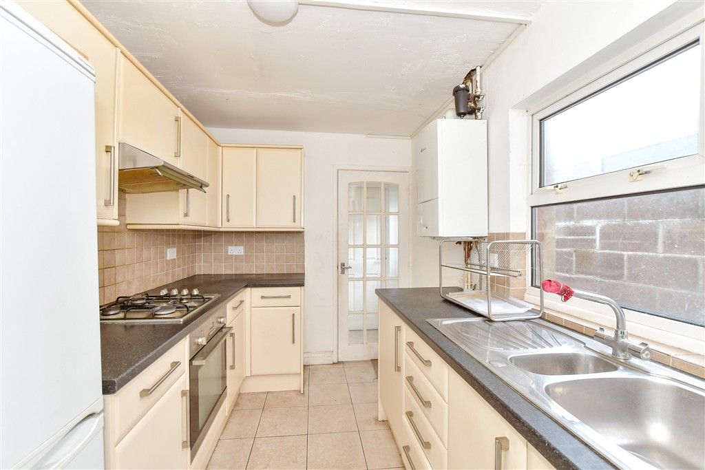 Property photo 2 of 8 Kitchen