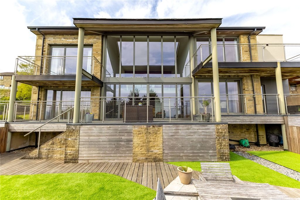 Property photo 3 of 39 External