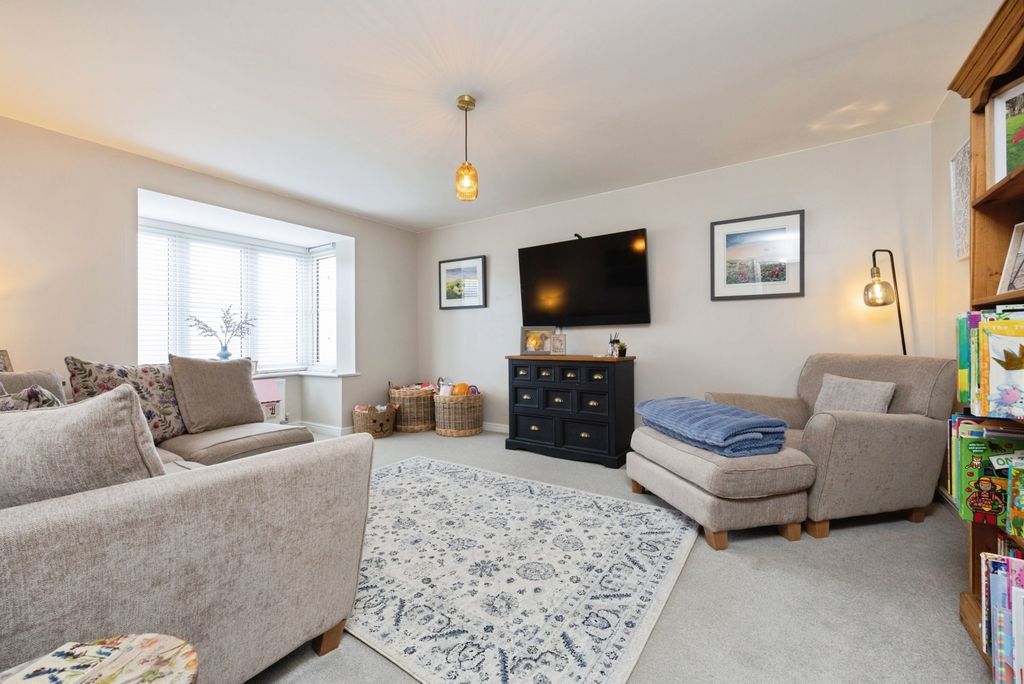 Property photo 3 of 20 Pbox-Img.Jpg