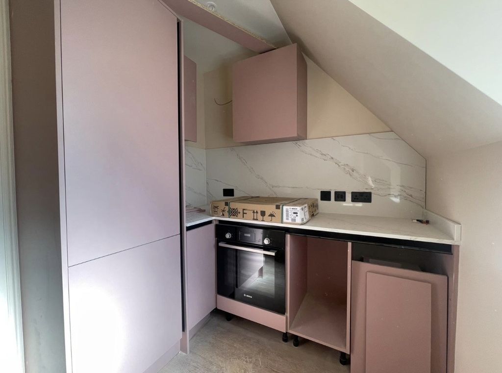 Property photo 2 of 5 Kitchen