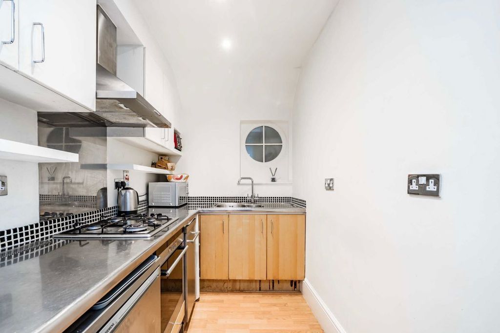 Property photo 2 of 5